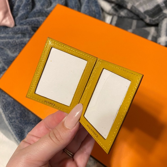 Hermes Accessories - Auth. Hermes Mini Chèvre Mysore 2 Photo Holder